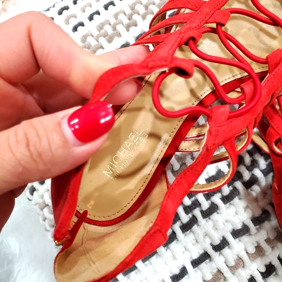 Red shoes - Picture 4 of 4